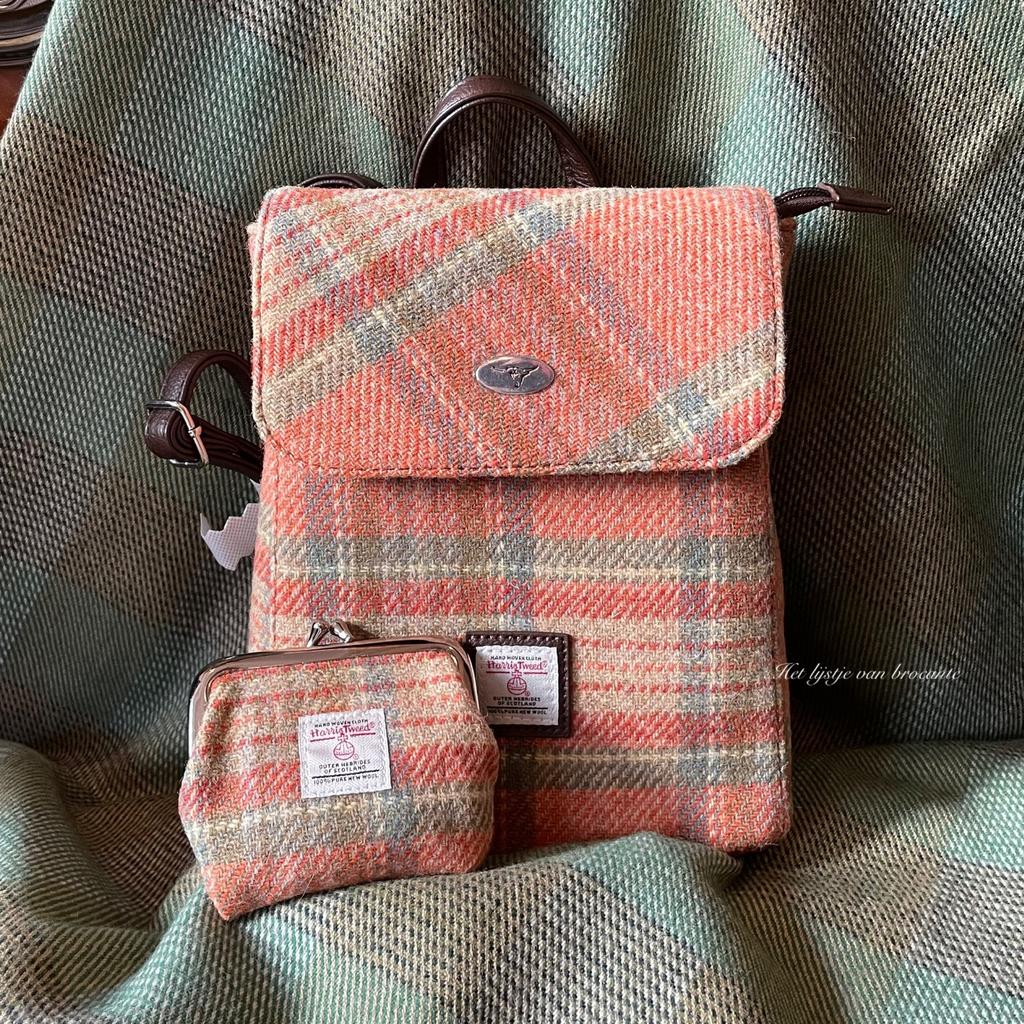 Schotse Harris Tweed rugzakje met beursje Coral, Rugtas, Westdijk 41 3241 G2 Middelharnis, Ophalen of Verzenden, Info@hetlijstjevanbrocante.nl
