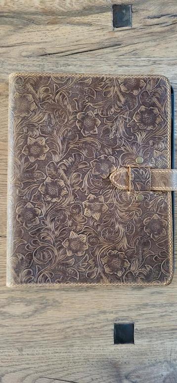 Leren iPad Air 11" Bookcase met Bloemen beschikbaar voor biedingen