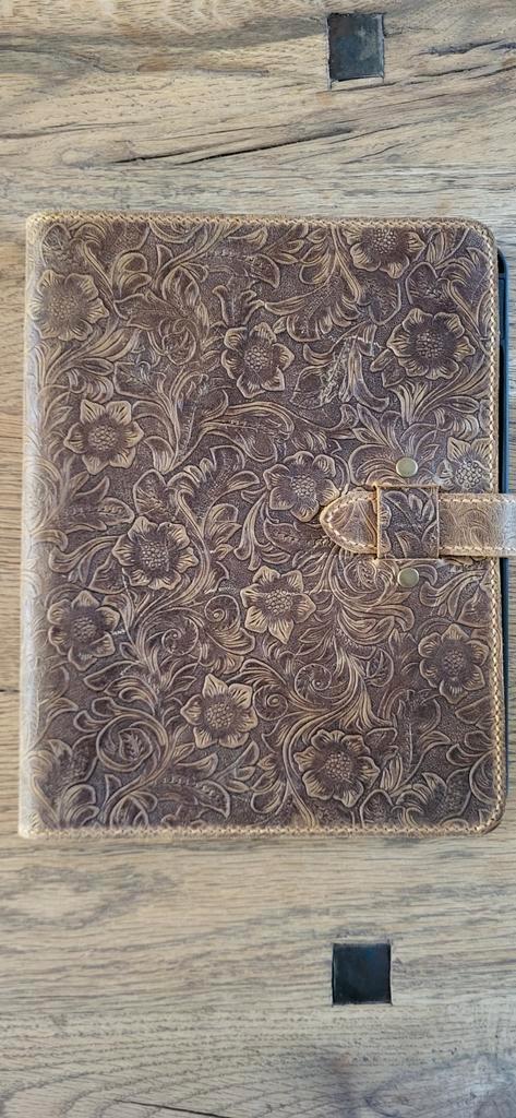 Leren iPad Air 11" Bookcase met Bloemen, Computers en Software, Tablet-hoezen, Gebruikt, Ophalen of Verzenden