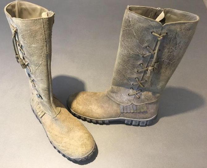 Laarzen Piedro maat 39, Kleding | Dames, Schoenen, Zo goed als nieuw, Hoge laarzen, Beige, Ophalen of Verzenden