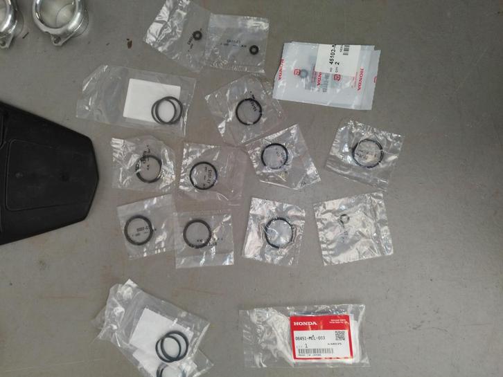 Honda CBR1000RR Fireblade SC57 revisie set achter remklauw, Motoren, Onderdelen | Honda, Gebruikt, Ophalen of Verzenden