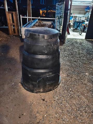 Compost vat GRATIS beschikbaar voor biedingen