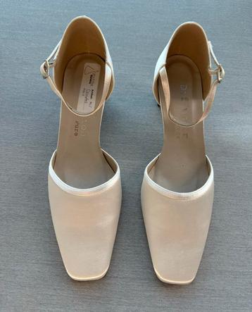 Nieuw! Elegante Pumps Enkelband Diffusion by Pure - Maat 39 beschikbaar voor biedingen