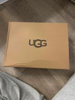 Uggs classic ultra mini, Beige, Overige typen, Ophalen of Verzenden, Zo goed als nieuw