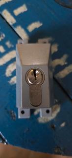 Nemef Espagnolet beveilger 2809, Doe-het-zelf en Verbouw, Hang- en Sluitwerk, Ophalen of Verzenden, Nieuw, Rvs, Slot