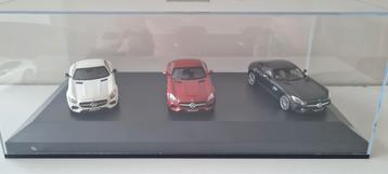 Display met 3 Mercedes-Benz AMG GTS New!! 1/43 beschikbaar voor biedingen