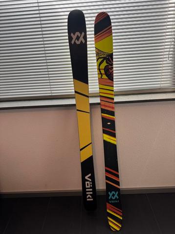 Völkl Revolt 96 Ski's beschikbaar voor biedingen