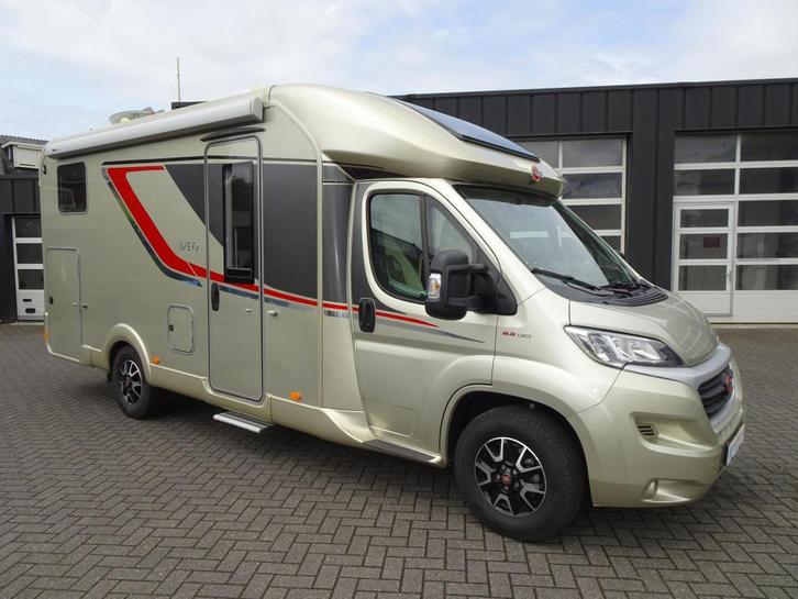 Bijzonder mooie Bürstner Ixeo T690G, Caravans en Kamperen, Campers, Bedrijf, tot en met 2, Half-integraal, Bürstner, Diesel, Handgeschakeld