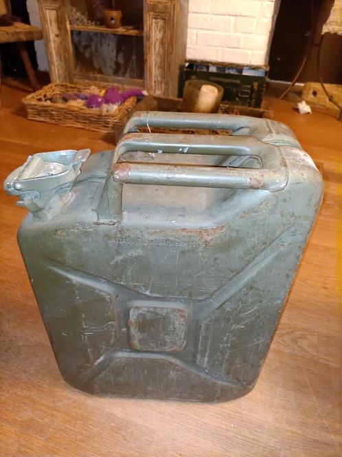 Jerrycan ijzer, leger, groot formaat, brocante (1), Huis en Inrichting, Woonaccessoires | Overige, Zo goed als nieuw, Ophalen of Verzenden