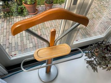 Stijlvolle Dressboy - Kledingrek beschikbaar voor biedingen