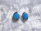 Mooie kleine ovale Zilveren Oorstekers met Blauw Opaal, Sieraden, Tassen en Uiterlijk, Antieke sieraden, Verzenden, Zilver, Oorbellen