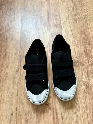 Zwarte Gymschoenen jongen/unisex klittenband Maat 35 beschikbaar voor biedingen