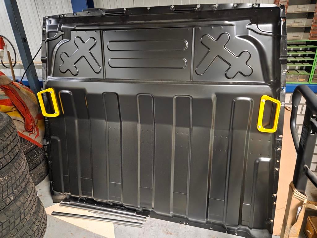Iveco Daily 2024 Achterwand Cabine met Vilt, Auto-onderdelen, Ophalen of Verzenden, Gebruikt, Voor, Deur