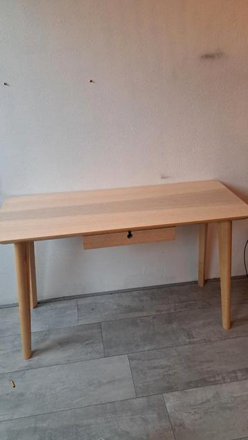 IKEA Lisabo Bureau - Zo goed als nieuw! beschikbaar voor biedingen