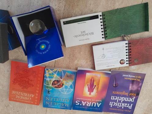 Pendel, roedel, kristallen bol, incl diverse boeken, Boeken, Esoterie en Spiritualiteit, Zo goed als nieuw, Ophalen of Verzenden