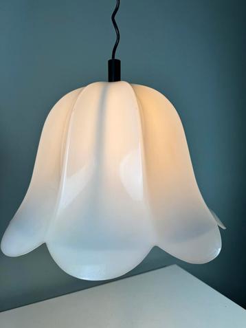 Vintage Bloem Hanglamp beschikbaar voor biedingen
