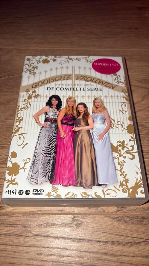 Gooische Vrouwen: De Complete Serie met seizoen 1 t/m 5., Cd's en Dvd's, Dvd's | Tv en Series, Zo goed als nieuw, Vanaf 12 jaar