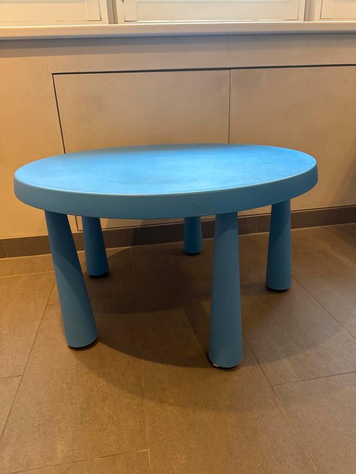 Blauw kinder tafeltje - rond 85 cm, Huis en Inrichting, Tafels | Bijzettafels, Zo goed als nieuw, Rond, Minder dan 45 cm, Minder dan 55 cm