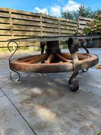 Oud karrewiel tafel met glasplaat, Antiek en Kunst, Antiek | Meubels | Tafels, Ophalen
