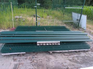 Groen gecoat 3D draadpanelen hekwerk beschikbaar voor biedingen