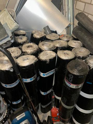 Partij dakleer soprema dakrollen dakbedekking 30 rollen beschikbaar voor biedingen