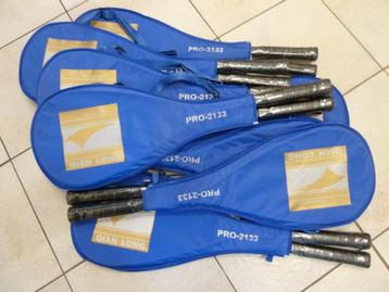2 St Squash Rackets in hoes Nieuw beschikbaar voor biedingen