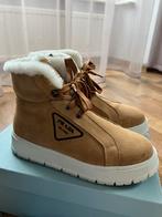 Prada Camel Suède Enkellaarzen - Maat 39 + Doos & Bon, Ophalen of Verzenden, Zo goed als nieuw, Bruin