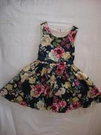 prachtige mouwloze zwarte feestjurk met bloemen en petticoat, Ophalen of Verzenden, Zo goed als nieuw, Meisje, Jurk of Rok