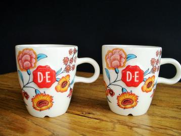 2 DE koffie kopjes HYLPER Heritage - roze oranje gebloemd beschikbaar voor biedingen