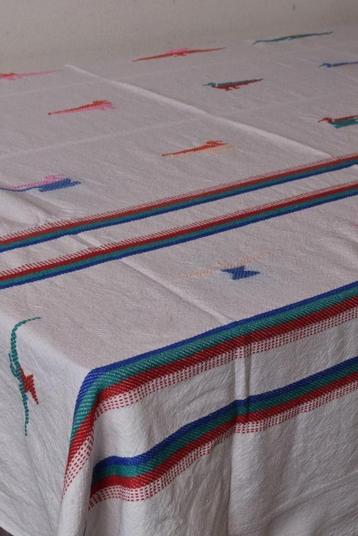 Zeer groot retro vintage tafelkleed met vogels en eendjes beschikbaar voor biedingen