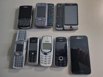 8 mobiele telefoons beschikbaar voor biedingen