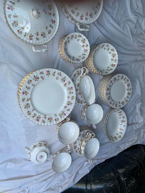 Royal albert winsome, Antiek en Kunst, Antiek | Servies compleet, Ophalen of Verzenden