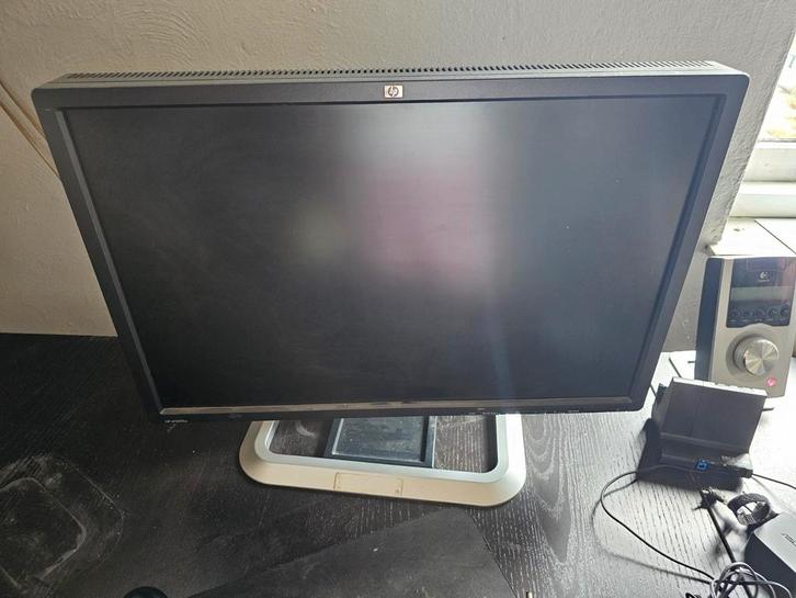 HP LP2475w Monitor - 24 inch, Computers en Software, Monitoren, Gebruikt, 60 Hz of minder, DVI, VGA, In hoogte verstelbaar, Draaibaar