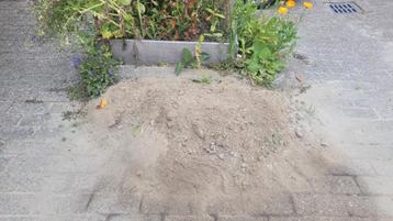Hoop Zand beschikbaar voor biedingen
