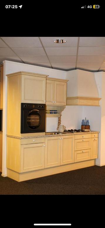 Showroom keukens beschikbaar voor biedingen