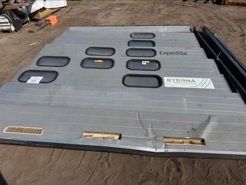Garagedeur elektrisch 3,85m hoog x 357cm breed beschikbaar voor biedingen
