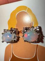 Hello Kitty Sanrio Zilveren Opaal Oorbellen - Nieuw, Nieuw, Ophalen of Verzenden, Met edelsteen, Knopjes of Stekers