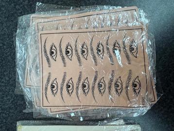 Make-up oefen kaarten beschikbaar voor biedingen