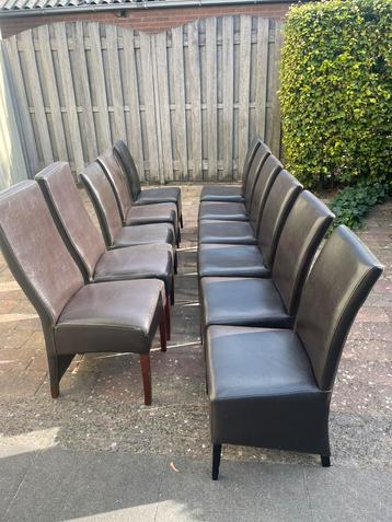 Gratis keukenstoelen beschikbaar voor biedingen