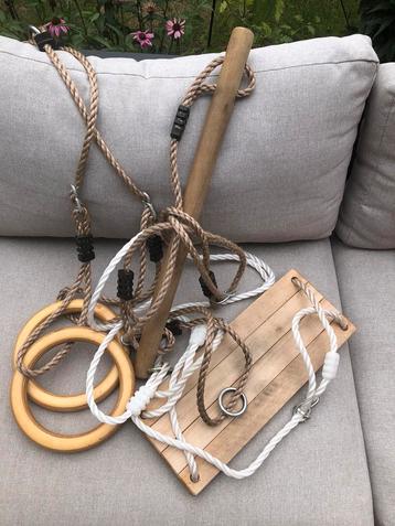3 in 1: Set met houten schommel, ringen en rekstok beschikbaar voor biedingen