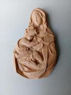 Maria(Madonna) met kind.Terracottakleur.Wanddecoratie., Ophalen of Verzenden