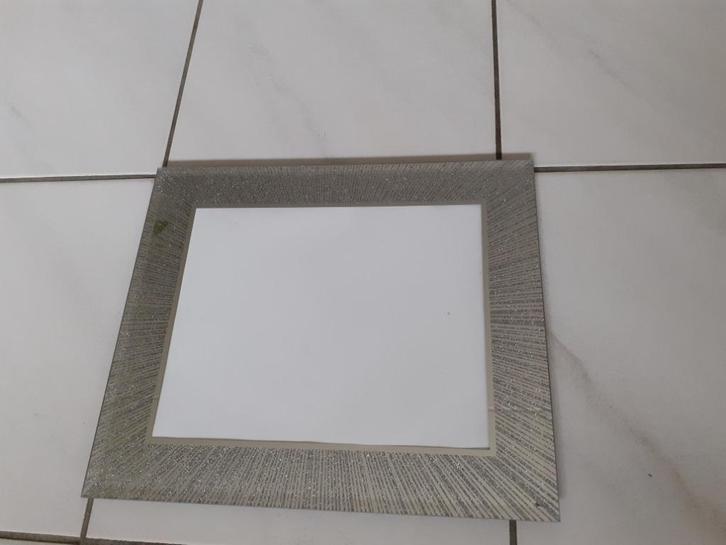 Fotolijst 19 x 24 cm, rand zilverkleurig met glitterstrepen, Audio, Tv en Foto, Fotografie | Fotolijsten, Gebruikt, Ophalen of Verzenden