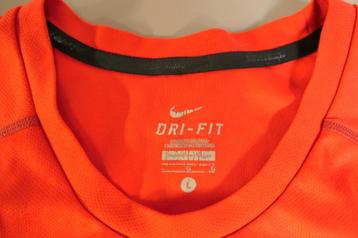sport kleren shirts, hemden, jassen, sokken beschikbaar voor biedingen