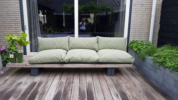 Steigerhouten loungebank inclusief kussens beschikbaar voor biedingen