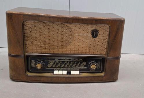 Vintage radio merk: Braun 57B x 35H x 22D, Antiek en Kunst, Antiek | Tv's en Audio, Ophalen of Verzenden