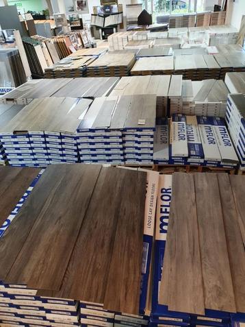 ONZE PVC VLOEREN  ZIJN VAN TOPKWALITEIT EN VOORDELIG!! beschikbaar voor biedingen