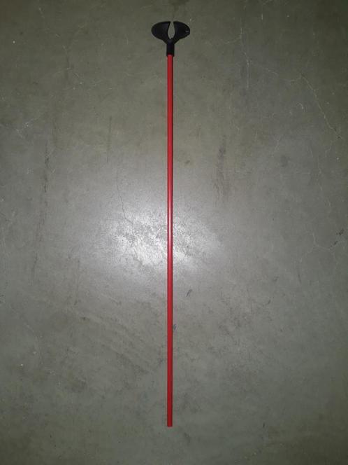 Ballonstokjes rood 39 cm met houder zwart 3,4 cm - nieuw, Hobby en Vrije tijd, Feestartikelen, Nieuw, Ophalen of Verzenden