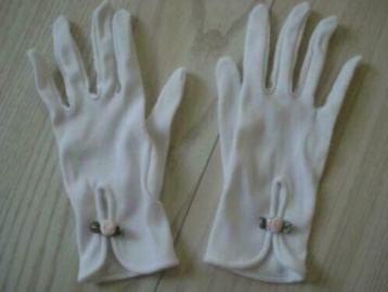 feestelijke handschoentjes beschikbaar voor biedingen