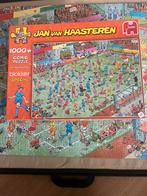 Jan van Haasteren puzzel wk vrouwenvoetbal, Ophalen of Verzenden, 500 t/m 1500 stukjes, Zo goed als nieuw, Legpuzzel