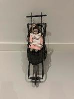 Ouderwetse kinderwagen met pop, Ophalen of Verzenden